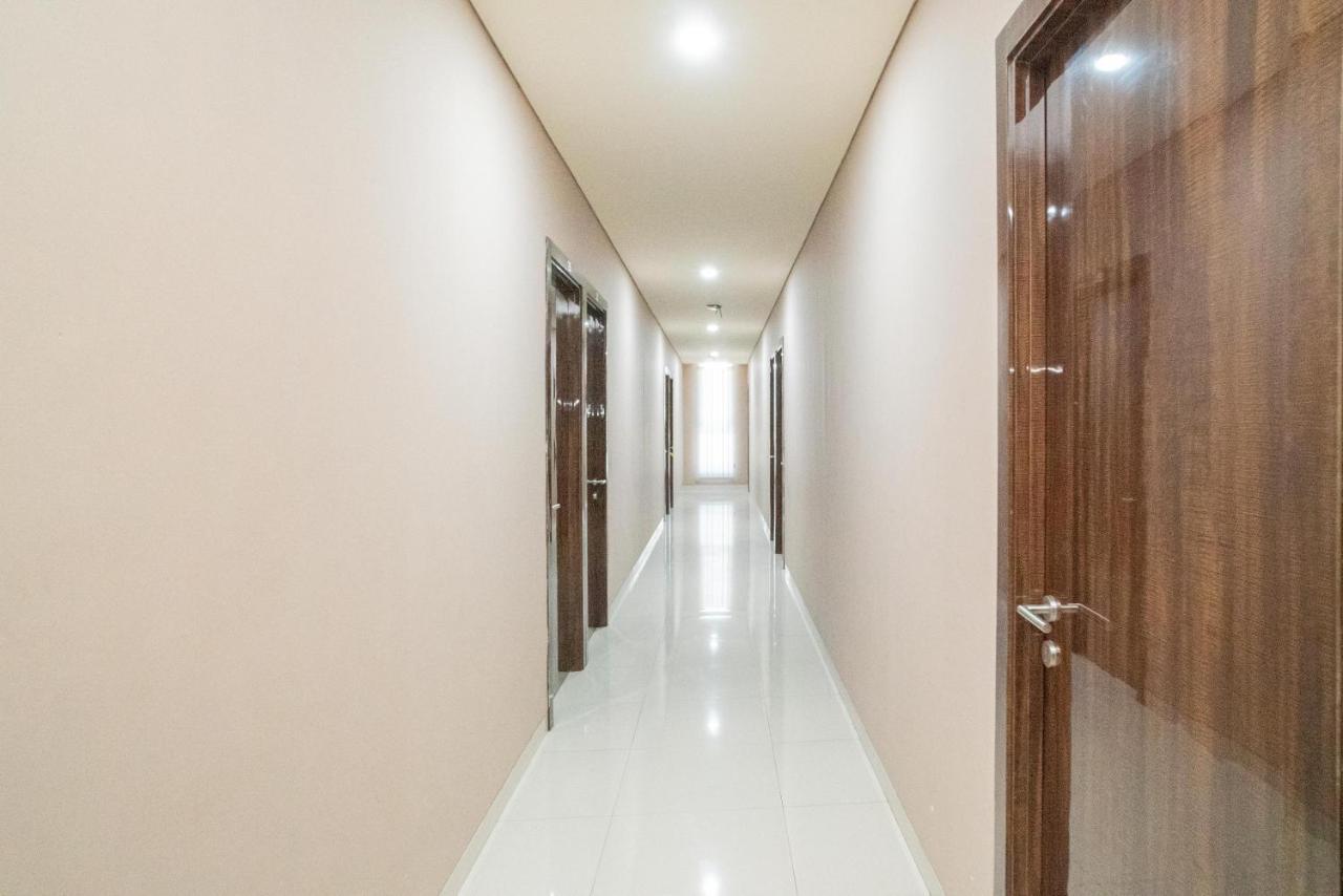 Reddoorz Plus @ Jalan Pemuda Timur Bojonegoro Eksteriør billede