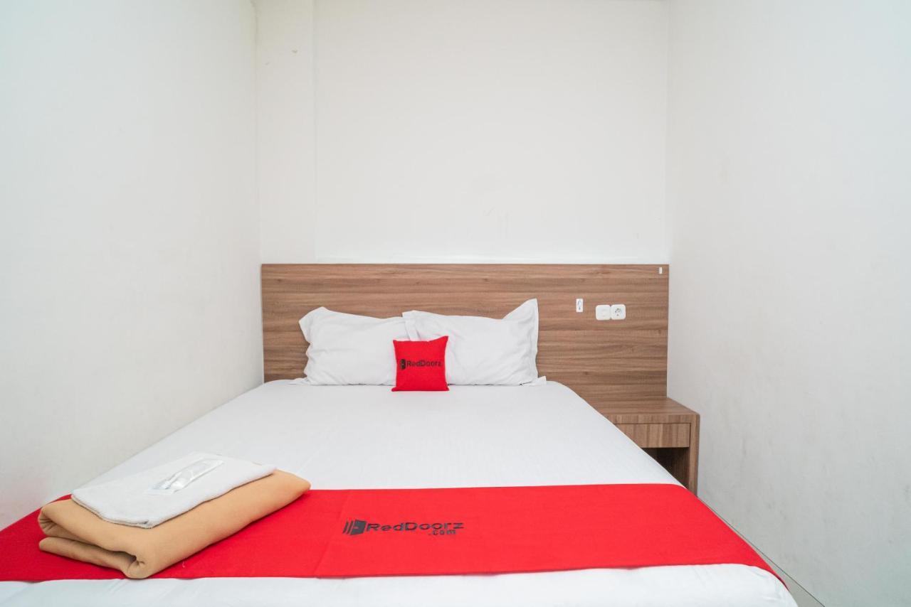 Reddoorz Plus @ Jalan Pemuda Timur Bojonegoro Eksteriør billede
